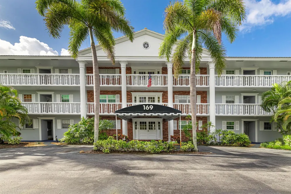 169 Atlantis Boulevard #205 Atlantis, FL 33462