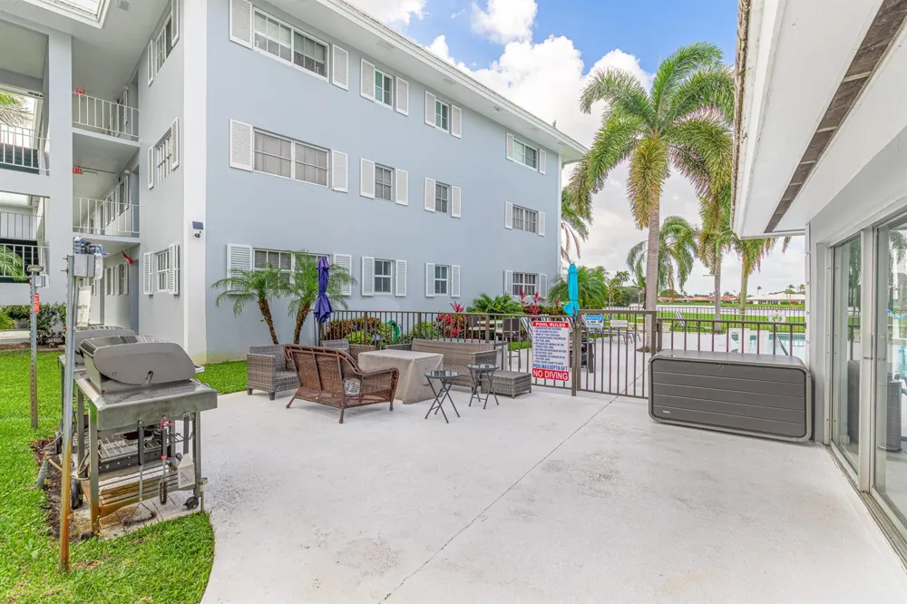 169 Atlantis Boulevard #205 Atlantis, FL 33462