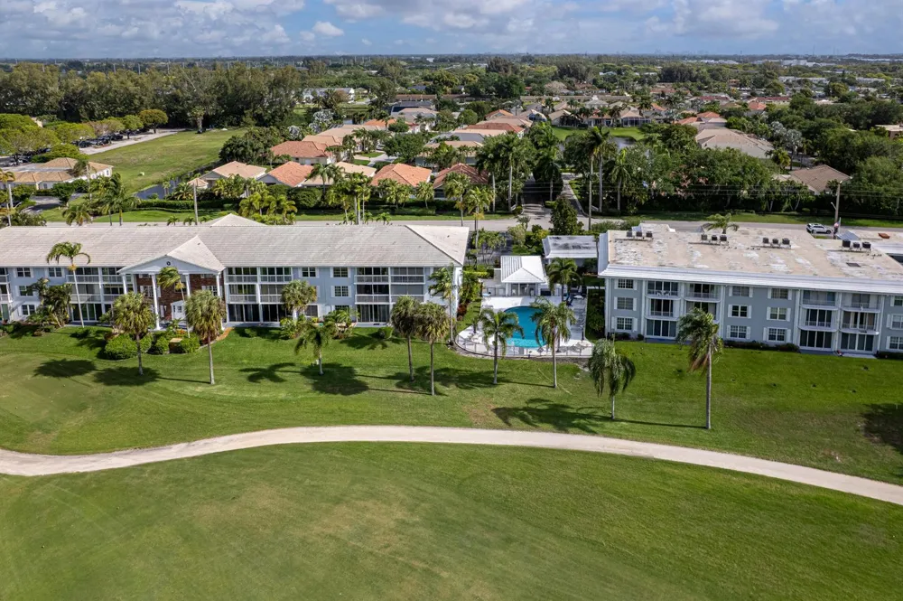169 Atlantis Boulevard #205 Atlantis, FL 33462