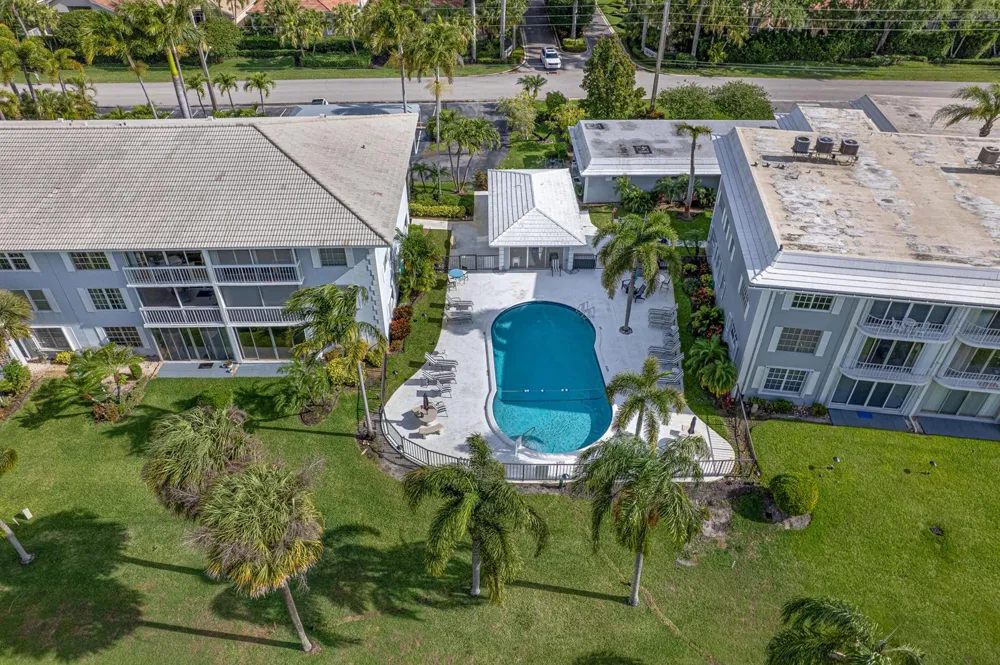 169 Atlantis Boulevard #205 Atlantis, FL 33462