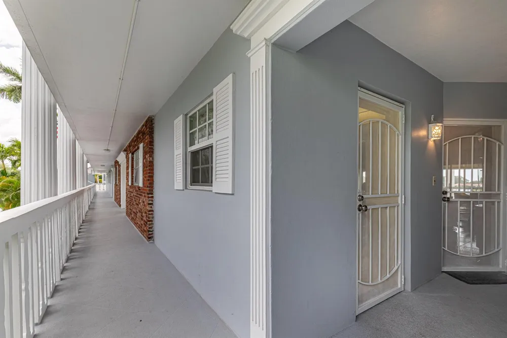 169 Atlantis Boulevard #205 Atlantis, FL 33462