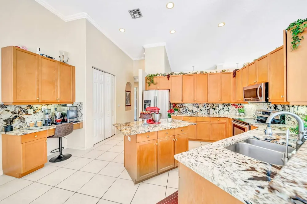 6169 NW 53rd Circle Coral Springs, FL 33067