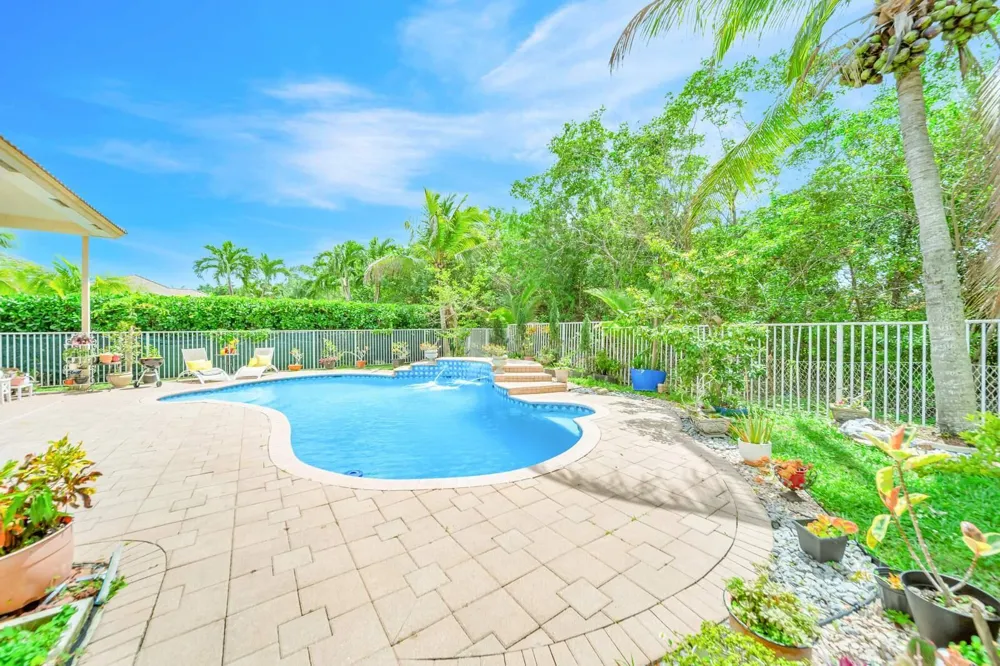 6169 NW 53rd Circle Coral Springs, FL 33067