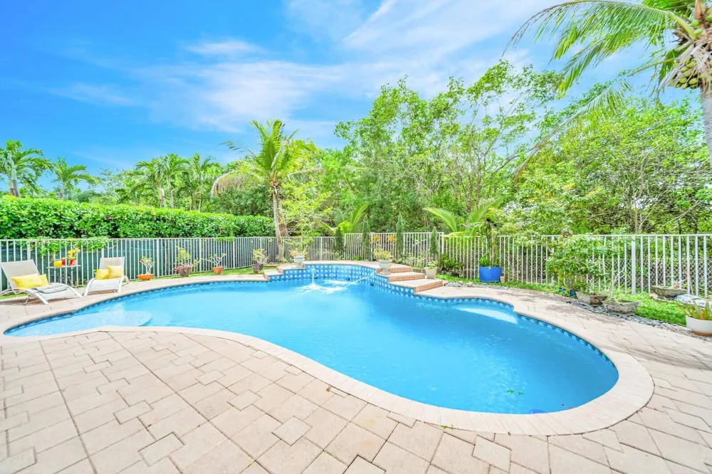 6169 NW 53rd Circle Coral Springs, FL 33067