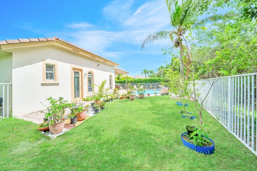 6169 NW 53rd Circle Coral Springs, FL 33067