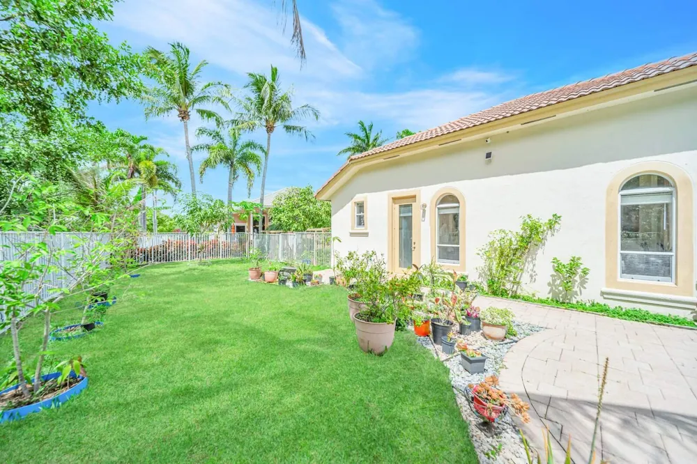 6169 NW 53rd Circle Coral Springs, FL 33067