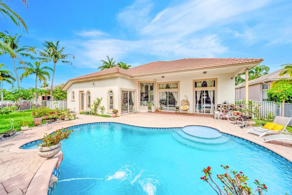 6169 NW 53rd Circle Coral Springs, FL 33067