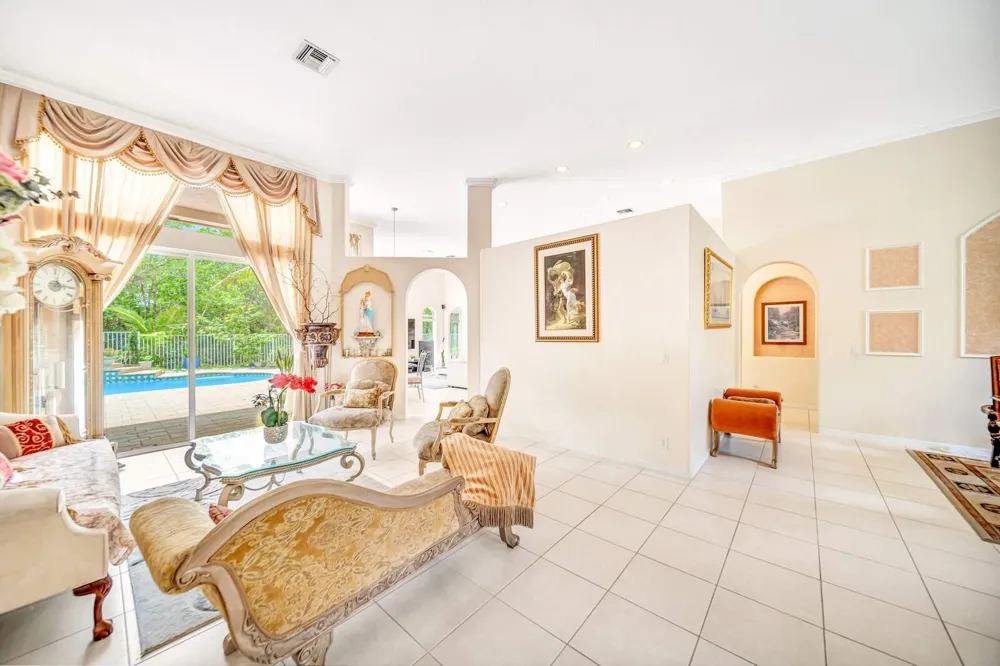 6169 NW 53rd Circle Coral Springs, FL 33067