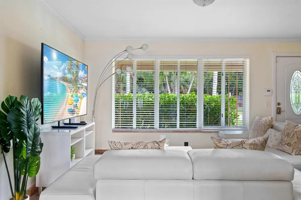 2757 NE 14th Avenue Wilton Manors, FL 33334