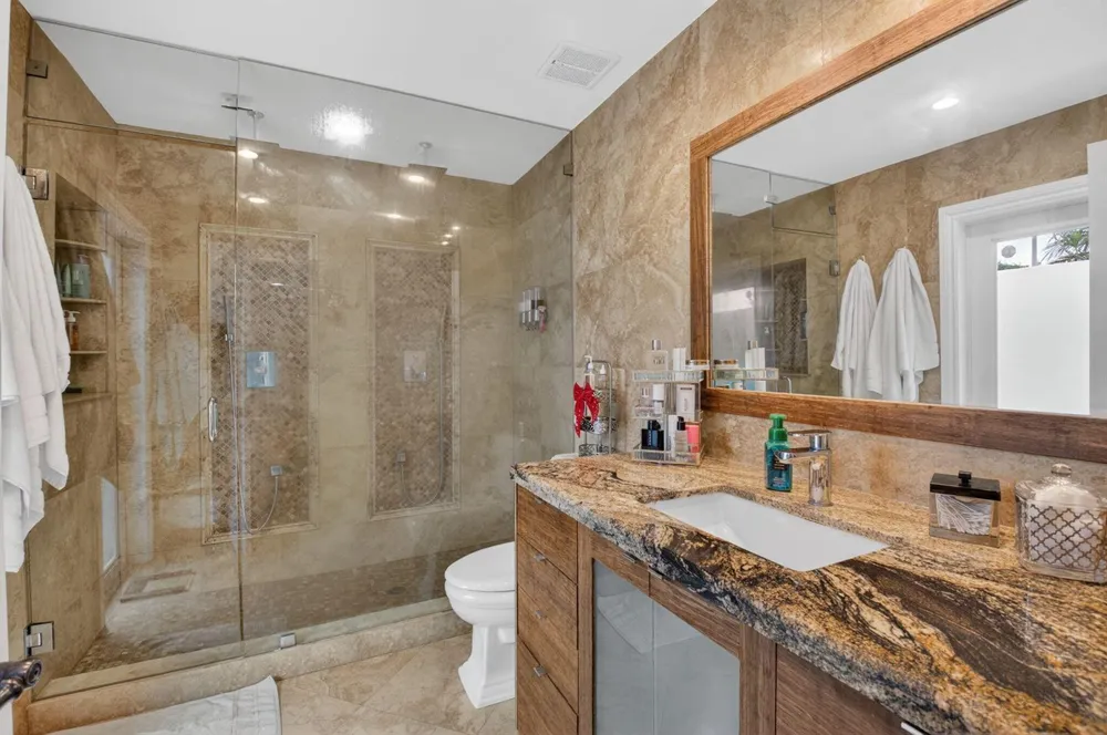 5800 NE 7th Avenue Boca Raton, FL 33487