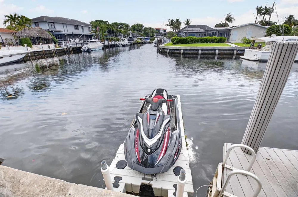 5800 NE 7th Avenue Boca Raton, FL 33487