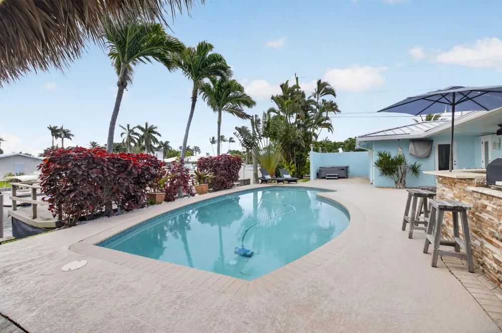 5800 NE 7th Avenue Boca Raton, FL 33487