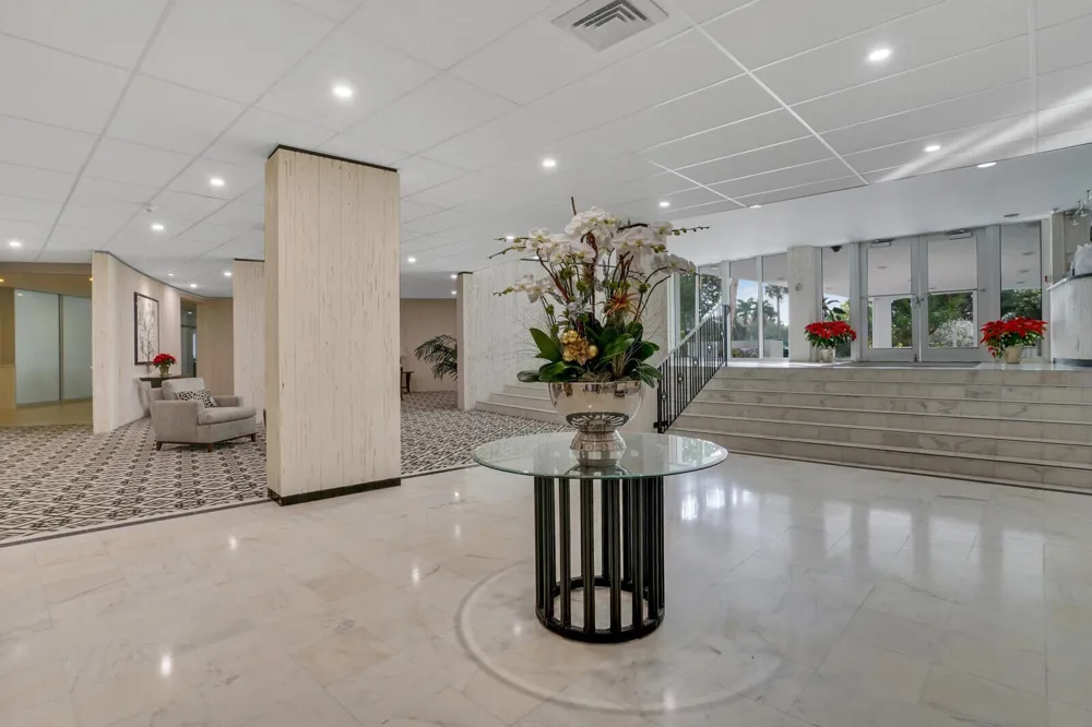 2295 S Ocean Boulevard #619 Palm Beach, FL 33480