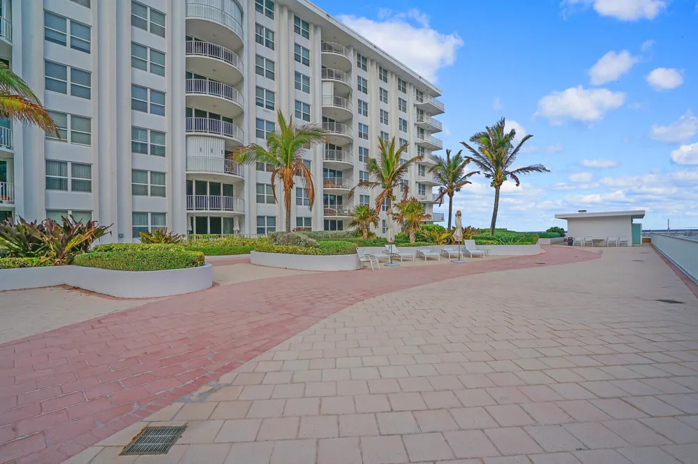 2295 S Ocean Boulevard #619 Palm Beach, FL 33480