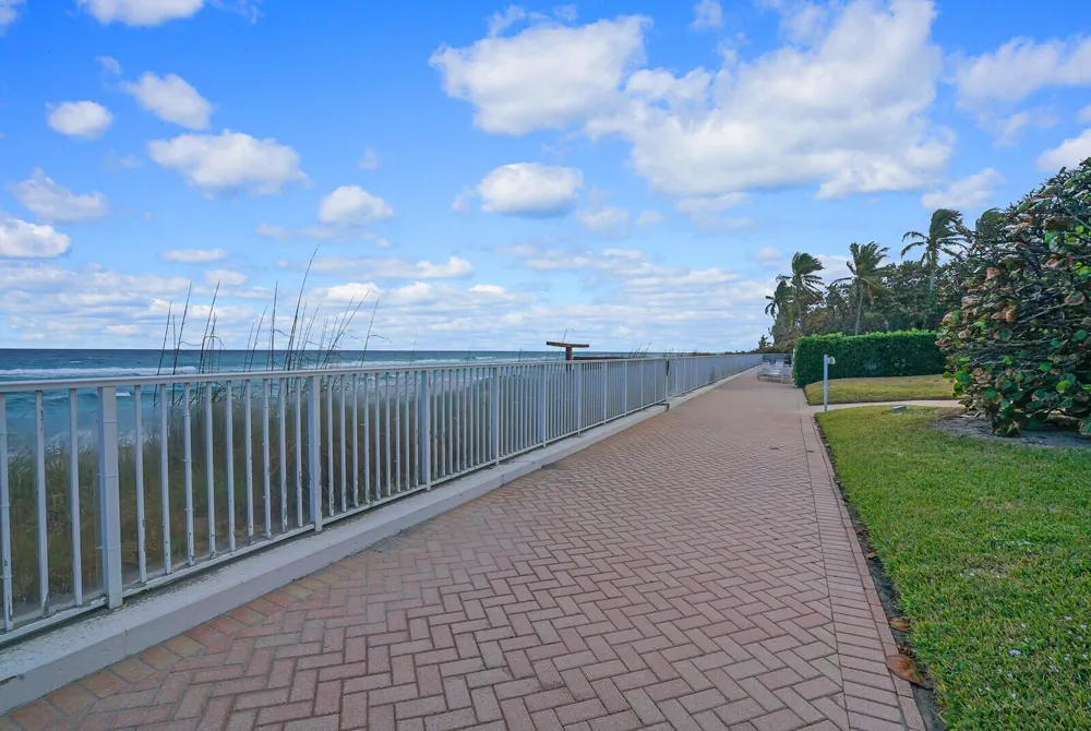 2295 S Ocean Boulevard #619 Palm Beach, FL 33480