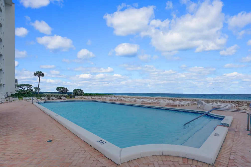 2295 S Ocean Boulevard #619 Palm Beach, FL 33480