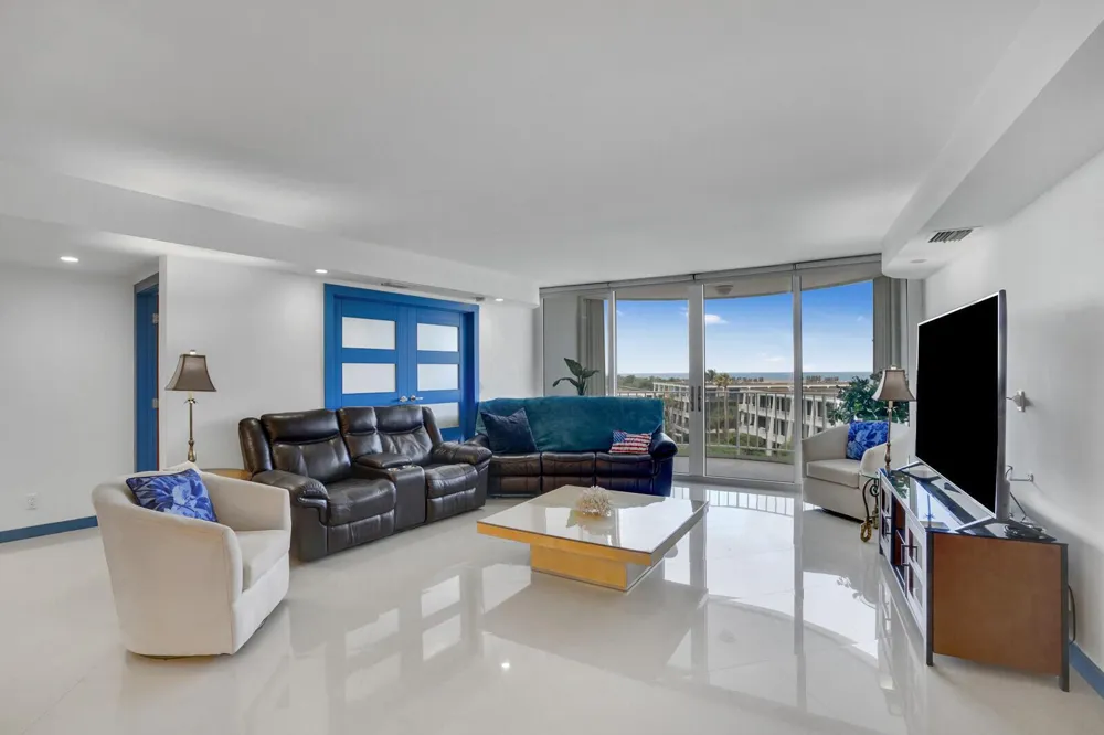 2295 S Ocean Boulevard #619 Palm Beach, FL 33480