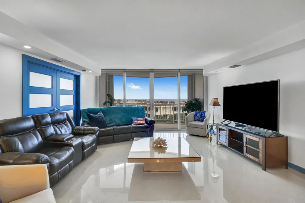 2295 S Ocean Boulevard #619 Palm Beach, FL 33480