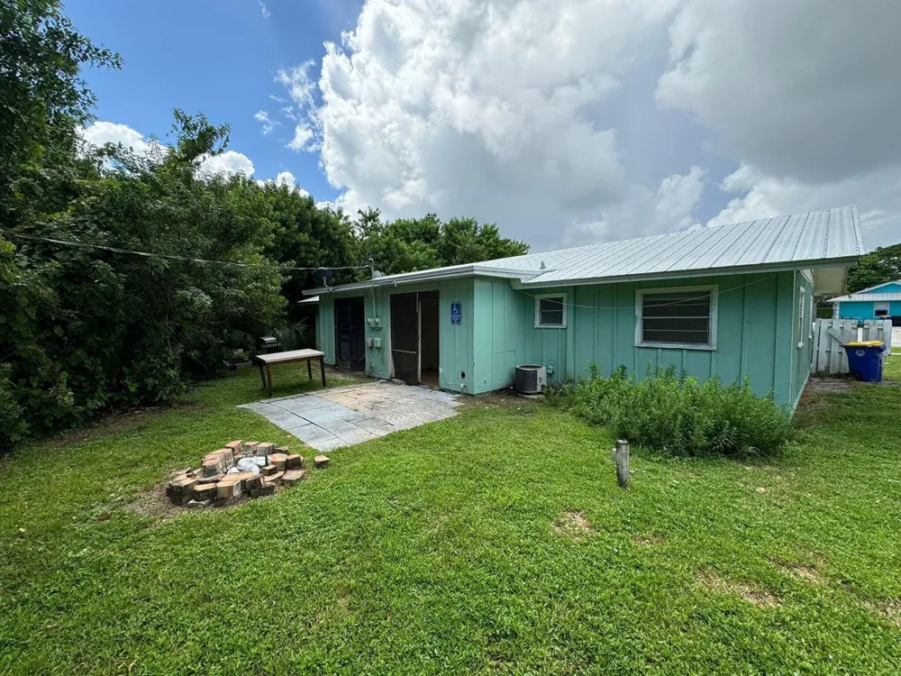 3002 SE Camino Avenue Stuart, FL 34997