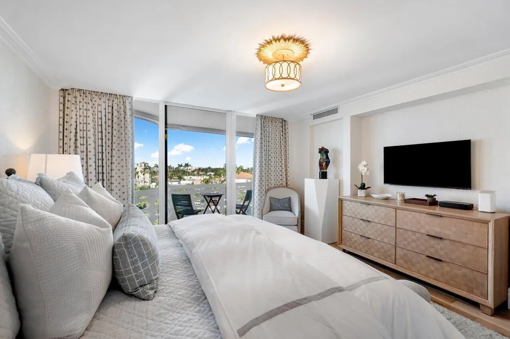 130 Sunrise Avenue #616 Palm Beach, FL 33480