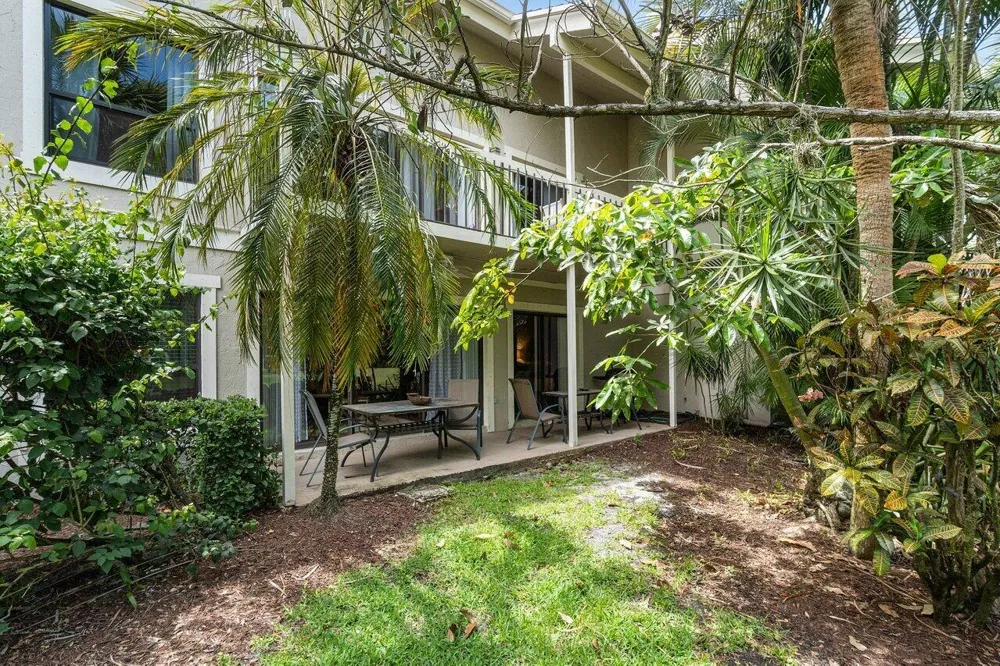 11863 Wimbledon Circle #407 Wellington, FL 33414