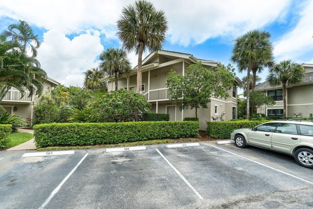 11863 Wimbledon Circle #407 Wellington, FL 33414