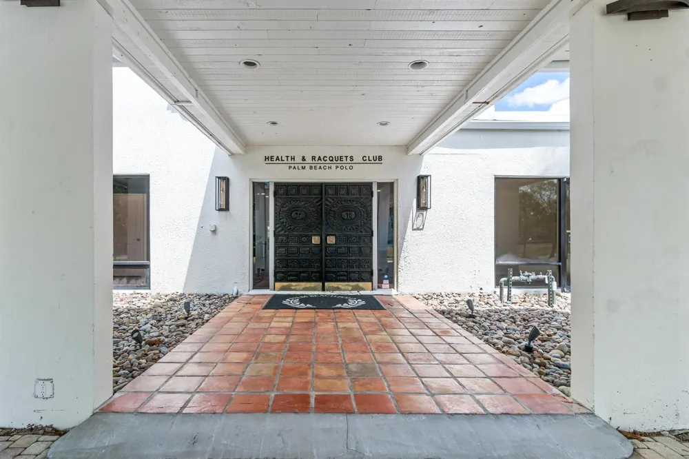 11863 Wimbledon Circle #407 Wellington, FL 33414
