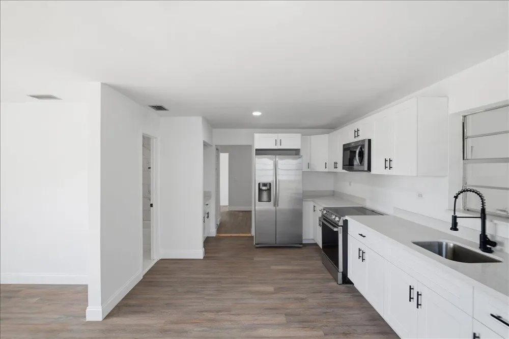 270 SW 10th Avenue South Bay, FL 33493