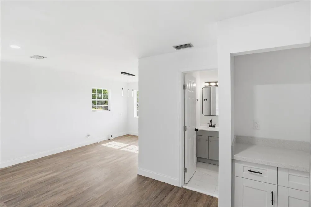 270 SW 10th Avenue South Bay, FL 33493