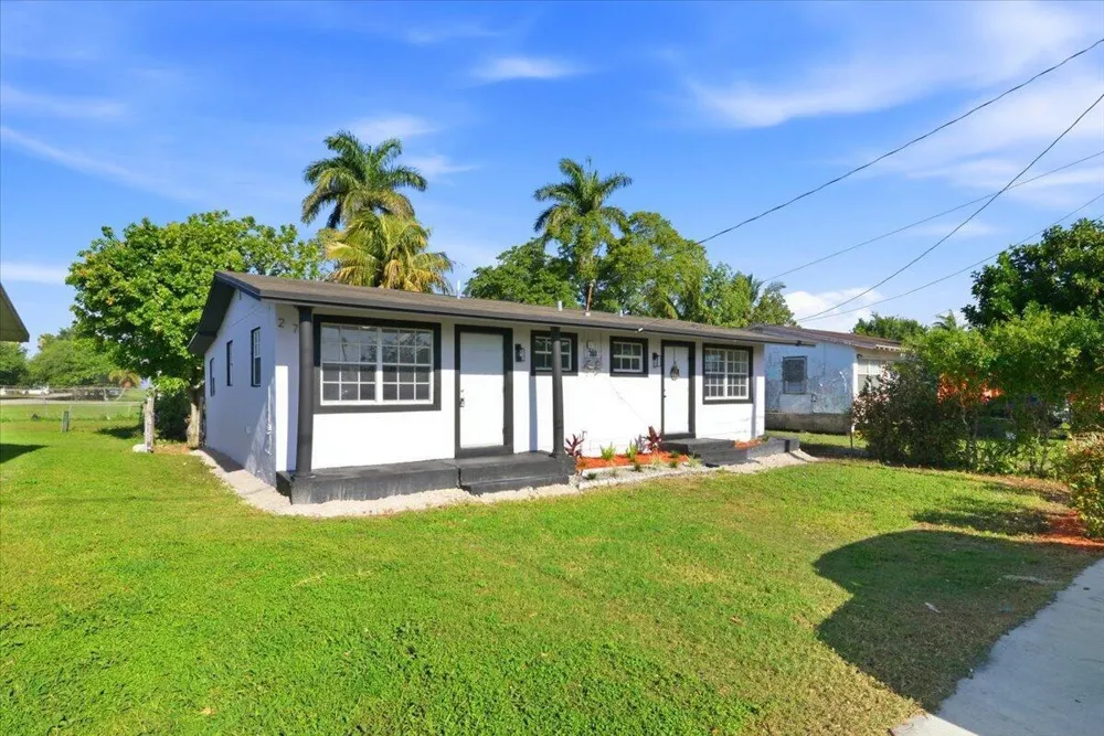 270 SW 10th Avenue South Bay, FL 33493