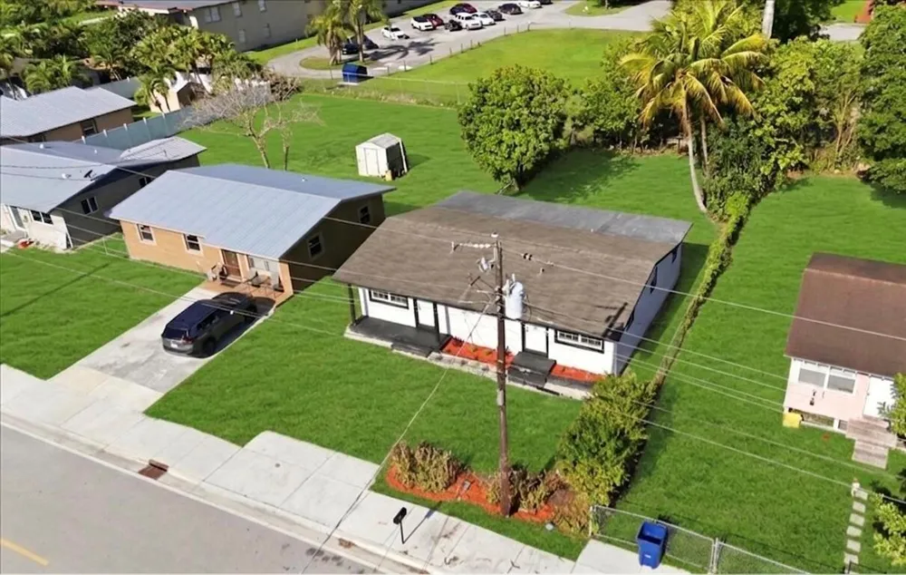 270 SW 10th Avenue South Bay, FL 33493