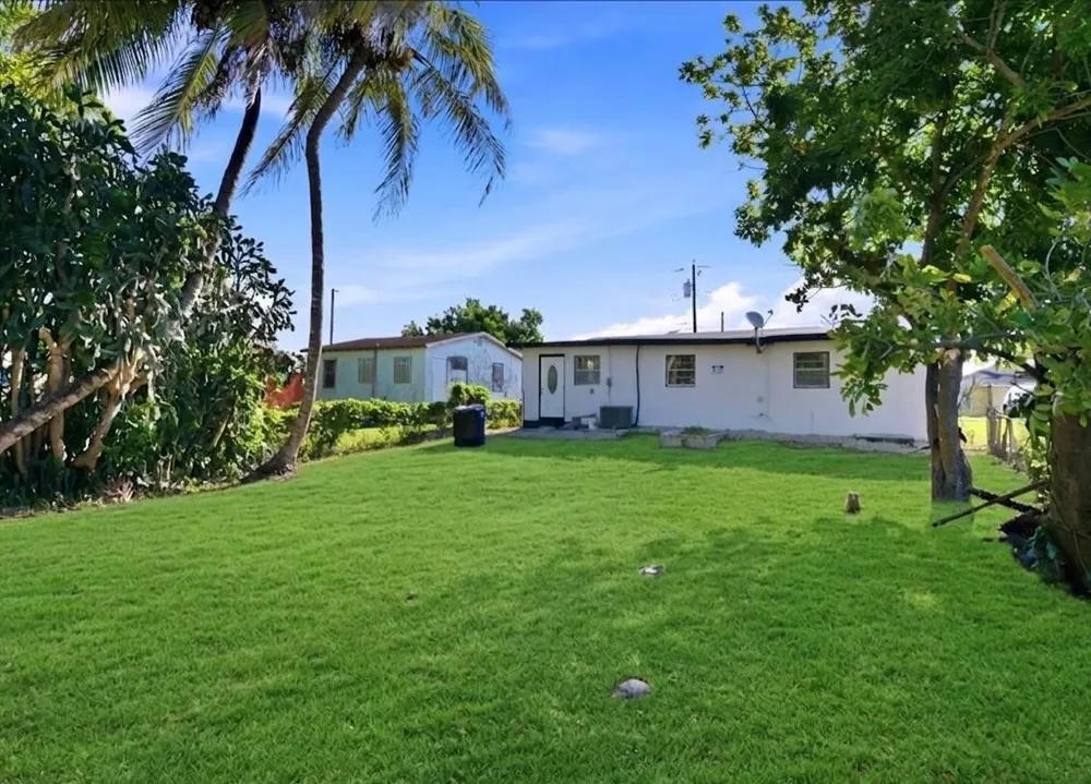 270 SW 10th Avenue South Bay, FL 33493