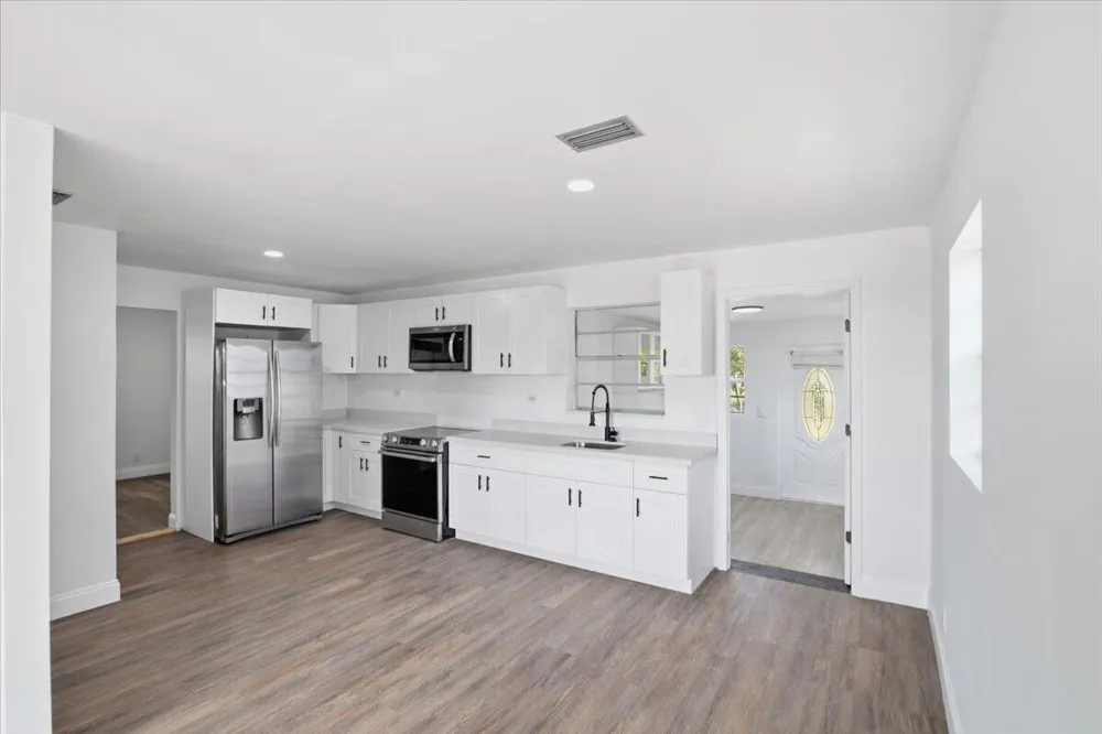 270 SW 10th Avenue South Bay, FL 33493