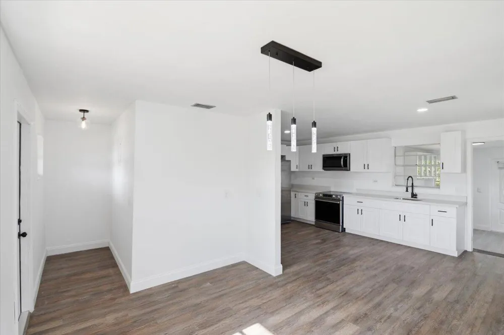 270 SW 10th Avenue South Bay, FL 33493