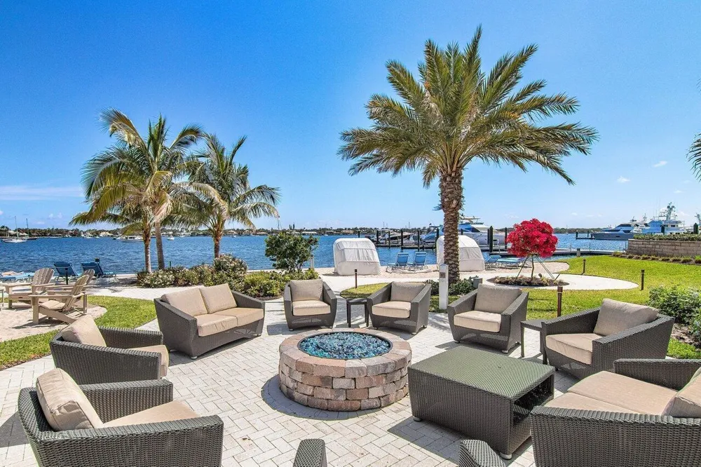 3 Water Club Way #401 North Palm Beach, FL 33408