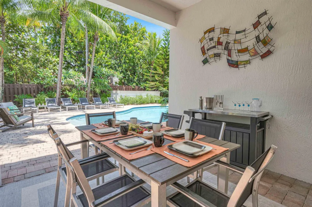 3315 NE 17th Street Fort Lauderdale, FL 33305