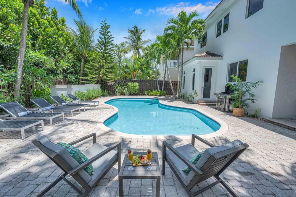 3315 NE 17th Street Fort Lauderdale, FL 33305