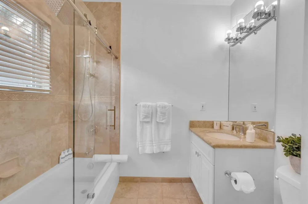 3315 NE 17th Street Fort Lauderdale, FL 33305