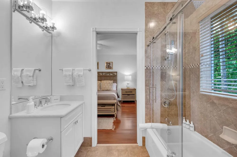 3315 NE 17th Street Fort Lauderdale, FL 33305
