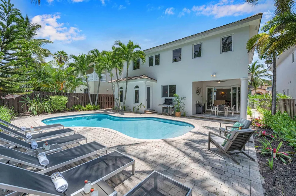 3315 NE 17th Street Fort Lauderdale, FL 33305