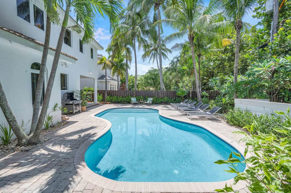 3315 NE 17th Street Fort Lauderdale, FL 33305