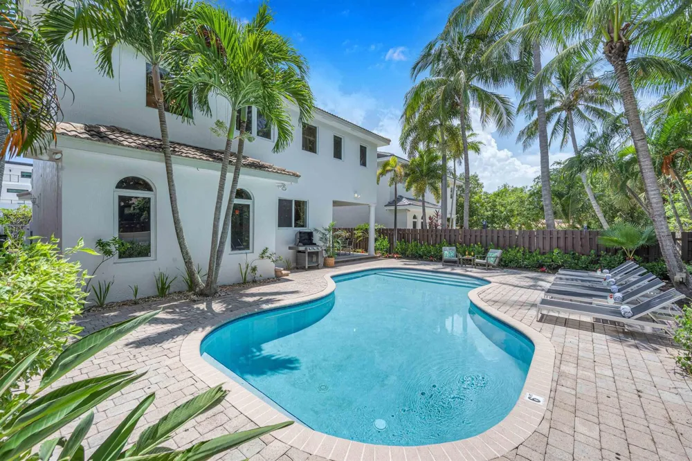 3315 NE 17th Street Fort Lauderdale, FL 33305