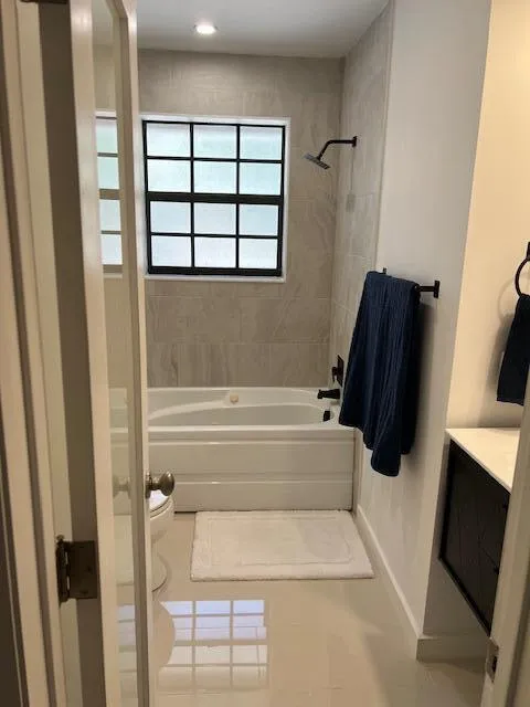 5880 NE 22nd Avenue Fort Lauderdale, FL 33308