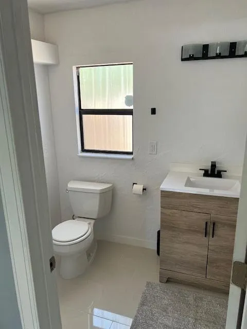 5880 NE 22nd Avenue Fort Lauderdale, FL 33308