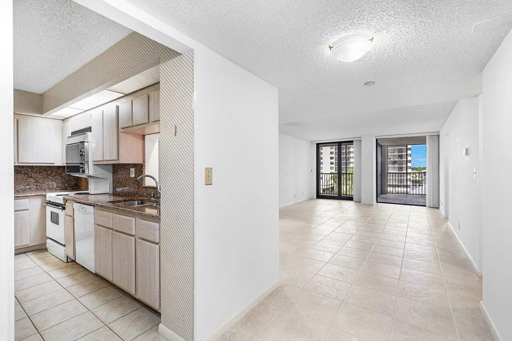 3400 S Ocean Boulevard #5k Highland Beach, FL 33487