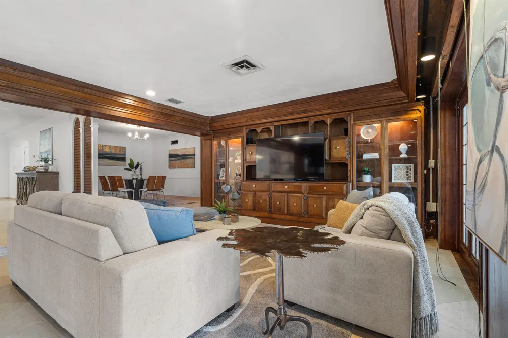 57 Cayuga Road Sea Ranch Lakes, FL 33308