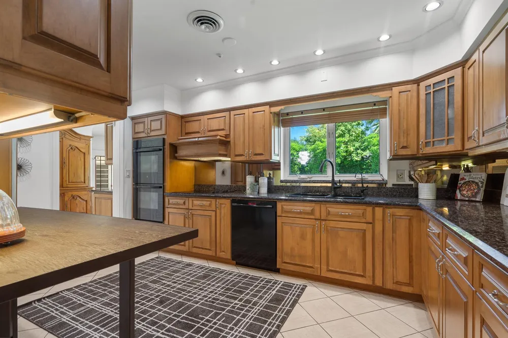 57 Cayuga Road Sea Ranch Lakes, FL 33308