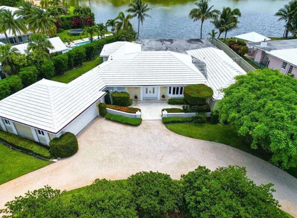 57 Cayuga Road Sea Ranch Lakes, FL 33308