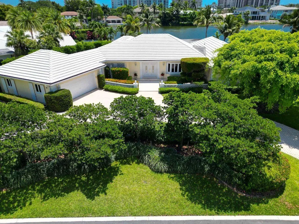 57 Cayuga Road Sea Ranch Lakes, FL 33308