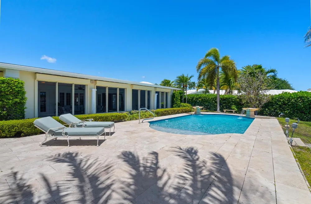 57 Cayuga Road Sea Ranch Lakes, FL 33308